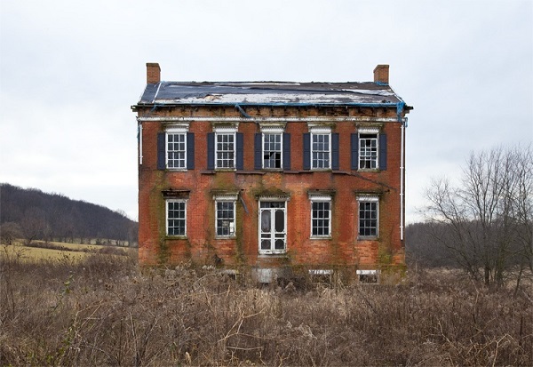 A photo taken of a house in Silver Run, MD for the "A House Apart" series by Ben Marcin. Photo Courtesy of: Ben Marcin.