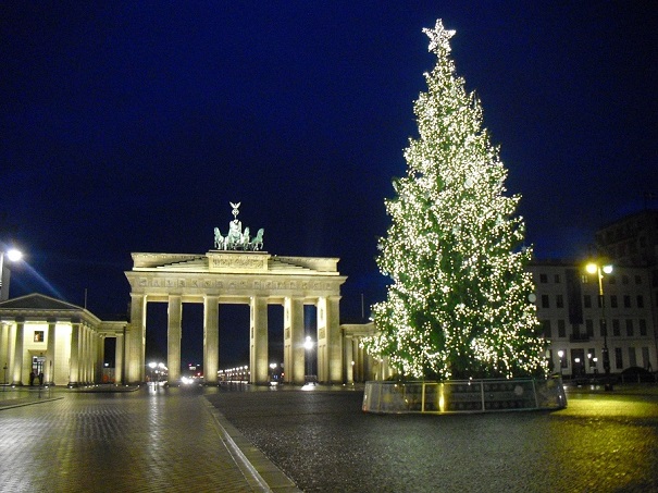 Brandenburg Gate Christmas tree. Photo Credit: Benjamin Mack/GALO Magazine.