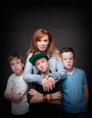 Actress Lauren Holly with her three children. Photo Credit: Babak.
